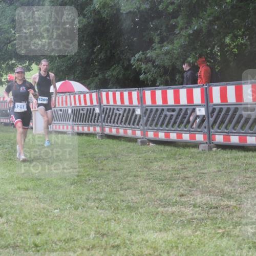21.06.2025 - 27. Vierlanden-Triathlon KatJ http://msf.ph/oto/8037065 15.06.2025 14:17:13 Ziel 1218, 1269 meine-sportfotos.de