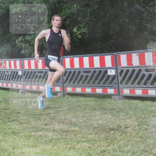 21.06.2025 - 27. Vierlanden-Triathlon KatJ http://msf.ph/oto/8037092 15.06.2025 14:17:15 Ziel 1218, 1269 meine-sportfotos.de