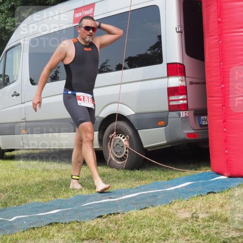 21.06.2025 - 27. Vierlanden-Triathlon KatJ http://msf.ph/oto/8037099 15.06.2025 11:27:00 Schwimmen 900 meine-sportfotos.de