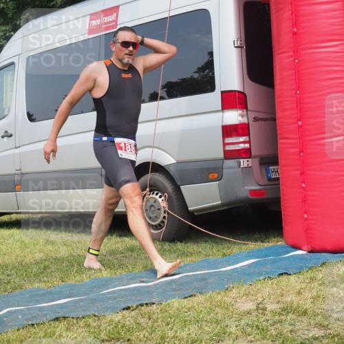 21.06.2025 - 27. Vierlanden-Triathlon KatJ http://msf.ph/oto/8037105 15.06.2025 11:27:00 Schwimmen 900 meine-sportfotos.de