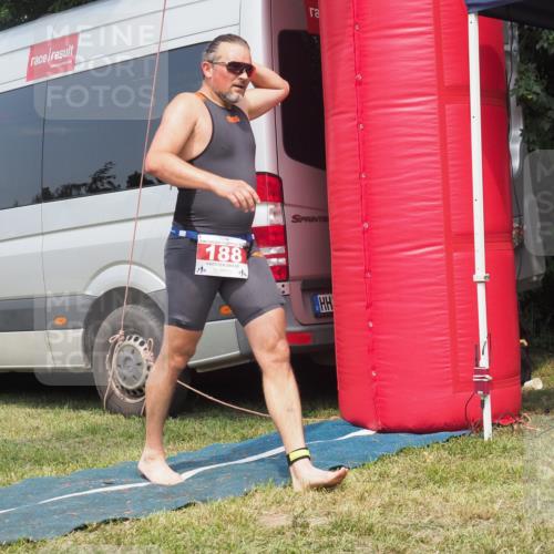 21.06.2025 - 27. Vierlanden-Triathlon KatJ http://msf.ph/oto/8037129 15.06.2025 11:27:01 Schwimmen 900 meine-sportfotos.de
