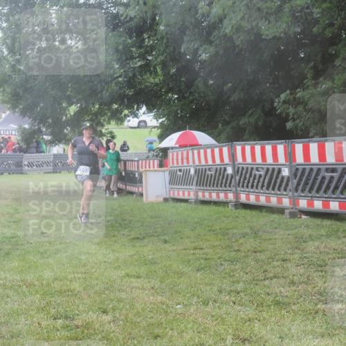 21.06.2025 - 27. Vierlanden-Triathlon KatJ http://msf.ph/oto/8037147 15.06.2025 14:17:39 Ziel 1169 meine-sportfotos.de