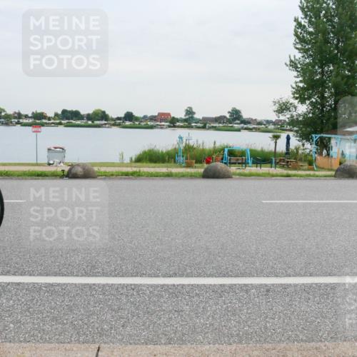 15.06.2025 - 27. Vierlanden-Triathlon H.Heesch http://msf.ph/oto/8037149 15.06.2025 10:50:11 Radfahren 39, 54, 225, 409 meine-sportfotos.de
