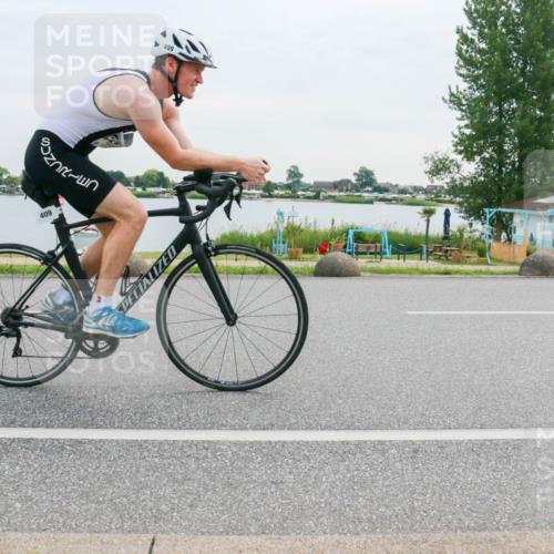 15.06.2025 - 27. Vierlanden-Triathlon H.Heesch http://msf.ph/oto/8037153 15.06.2025 10:50:11 Radfahren 39, 54, 225, 409 meine-sportfotos.de