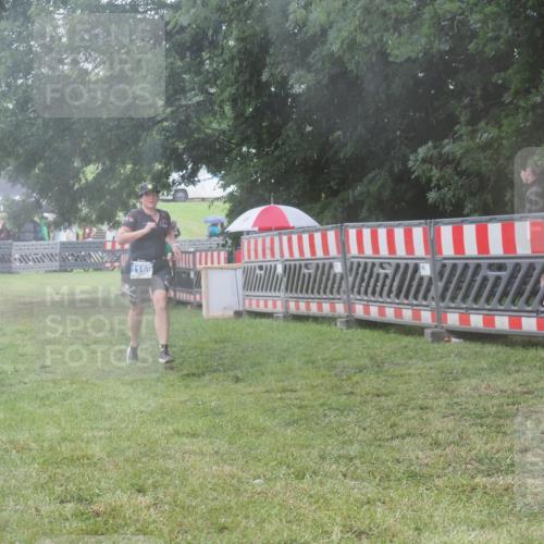 21.06.2025 - 27. Vierlanden-Triathlon KatJ http://msf.ph/oto/8037161 15.06.2025 14:17:39 Ziel 1169 meine-sportfotos.de