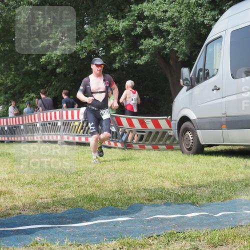 21.06.2025 - 27. Vierlanden-Triathlon KatJ http://msf.ph/oto/8037185 15.06.2025 11:27:17 Schwimmen 884, 886, 961 meine-sportfotos.de