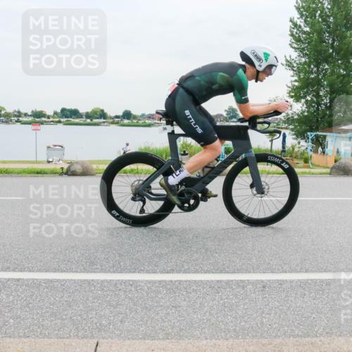 15.06.2025 - 27. Vierlanden-Triathlon H.Heesch http://msf.ph/oto/8037187 15.06.2025 10:50:25 Radfahren 36 meine-sportfotos.de