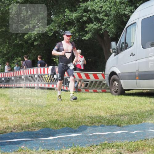 21.06.2025 - 27. Vierlanden-Triathlon KatJ http://msf.ph/oto/8037190 15.06.2025 11:27:17 Schwimmen 884, 886, 961 meine-sportfotos.de