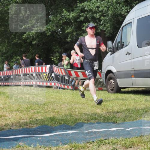 21.06.2025 - 27. Vierlanden-Triathlon KatJ http://msf.ph/oto/8037198 15.06.2025 11:27:17 Schwimmen 884, 886, 961 meine-sportfotos.de