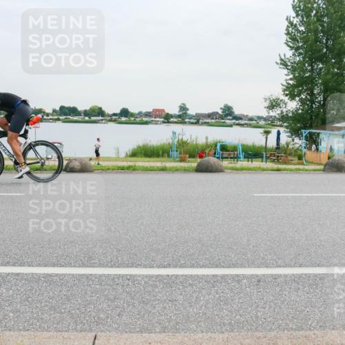 15.06.2025 - 27. Vierlanden-Triathlon H.Heesch http://msf.ph/oto/8037216 15.06.2025 10:50:40 Radfahren 133, 188, 373 meine-sportfotos.de