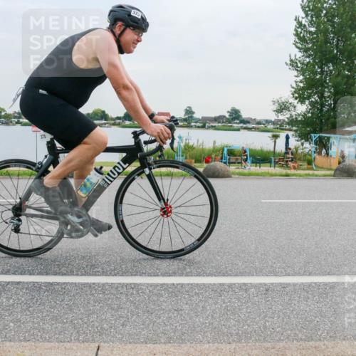 15.06.2025 - 27. Vierlanden-Triathlon H.Heesch http://msf.ph/oto/8037227 15.06.2025 10:50:44 Radfahren 188, 373, 592 meine-sportfotos.de