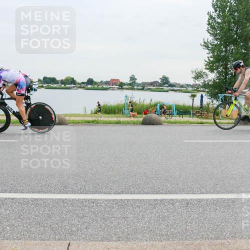 15.06.2025 - 27. Vierlanden-Triathlon H.Heesch http://msf.ph/oto/8037239 15.06.2025 10:50:47 Radfahren 18, 180, 196, 373, 592 meine-sportfotos.de
