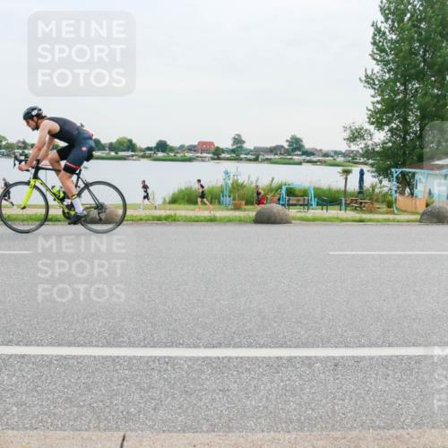 15.06.2025 - 27. Vierlanden-Triathlon H.Heesch http://msf.ph/oto/8037245 15.06.2025 10:50:47 Radfahren 18, 180, 196, 373, 592 meine-sportfotos.de