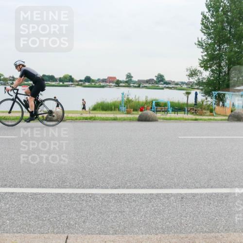 15.06.2025 - 27. Vierlanden-Triathlon H.Heesch http://msf.ph/oto/8037251 15.06.2025 10:50:49 Radfahren 18, 180, 196, 592 meine-sportfotos.de