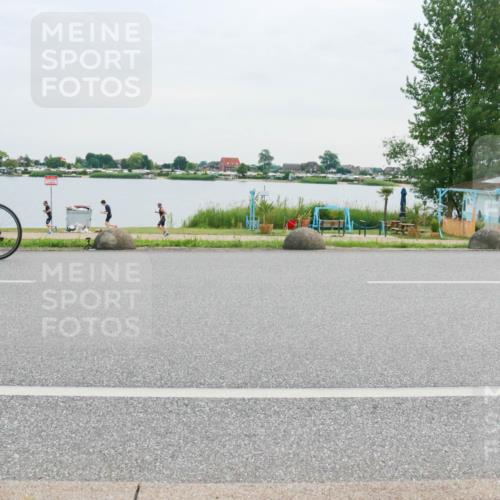 15.06.2025 - 27. Vierlanden-Triathlon H.Heesch http://msf.ph/oto/8037254 15.06.2025 10:50:49 Radfahren 18, 180, 196, 592 meine-sportfotos.de
