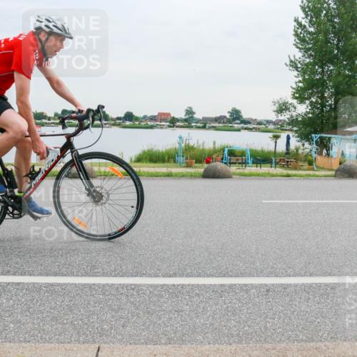 15.06.2025 - 27. Vierlanden-Triathlon H.Heesch http://msf.ph/oto/8037269 15.06.2025 10:50:58 Radfahren 80, 448 meine-sportfotos.de