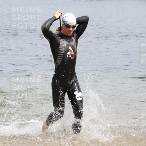 21.06.2025 - 27. Vierlanden-Triathlon Lena Gebhardt http://msf.ph/oto/8037270 15.06.2025 12:04:07 Schwimmen 1009, 1010, 1011, 1012, 1013 meine-sportfotos.de