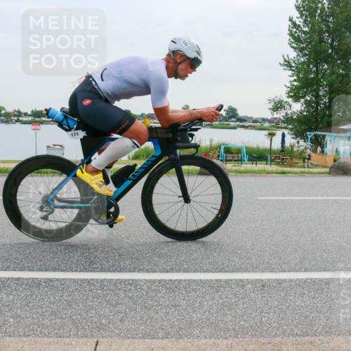 15.06.2025 - 27. Vierlanden-Triathlon H.Heesch http://msf.ph/oto/8037285 15.06.2025 10:51:03 Radfahren 120, 171, 403 meine-sportfotos.de