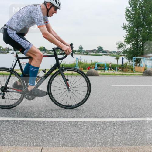 15.06.2025 - 27. Vierlanden-Triathlon H.Heesch http://msf.ph/oto/8037292 15.06.2025 10:51:05 Radfahren 120, 171, 403 meine-sportfotos.de