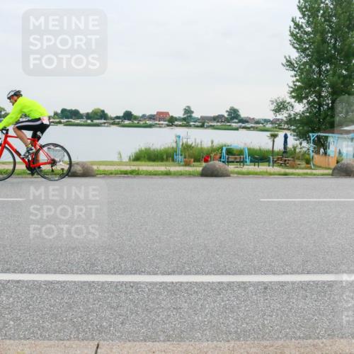 15.06.2025 - 27. Vierlanden-Triathlon H.Heesch http://msf.ph/oto/8037297 15.06.2025 10:51:12 Radfahren 161, 381 meine-sportfotos.de