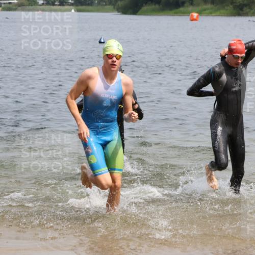 21.06.2025 - 27. Vierlanden-Triathlon Lena Gebhardt http://msf.ph/oto/8037300 15.06.2025 12:04:09 Schwimmen 1009, 1010, 1011, 1012, 1013 meine-sportfotos.de