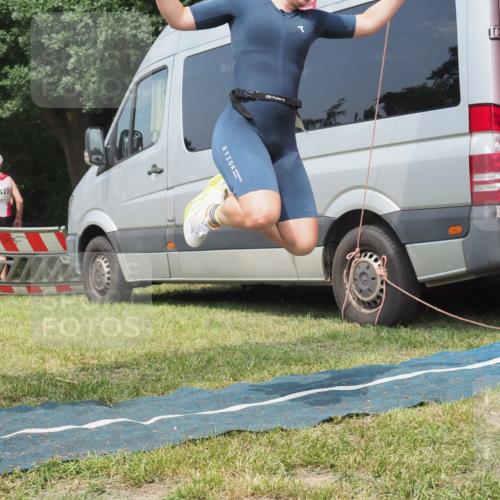 21.06.2025 - 27. Vierlanden-Triathlon KatJ http://msf.ph/oto/8037301 15.06.2025 11:27:26 Schwimmen 884 meine-sportfotos.de