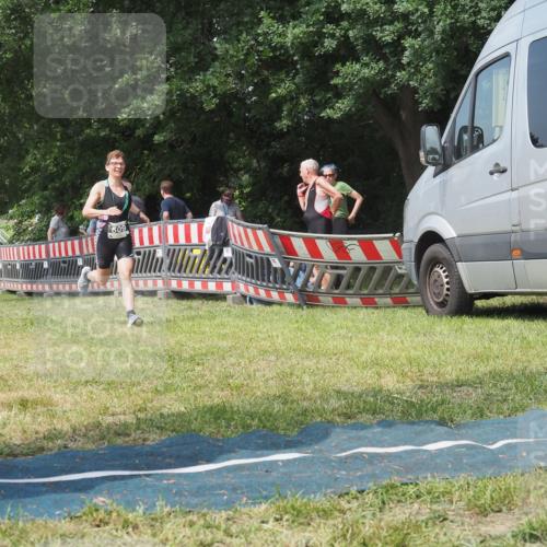 21.06.2025 - 27. Vierlanden-Triathlon KatJ http://msf.ph/oto/8037306 15.06.2025 11:27:33 Schwimmen  meine-sportfotos.de