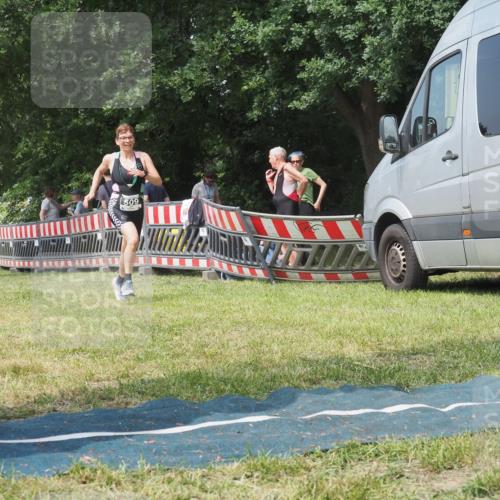 21.06.2025 - 27. Vierlanden-Triathlon KatJ http://msf.ph/oto/8037319 15.06.2025 11:27:33 Schwimmen  meine-sportfotos.de