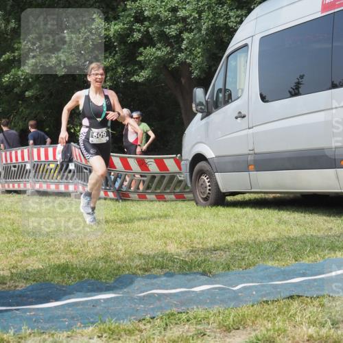21.06.2025 - 27. Vierlanden-Triathlon KatJ http://msf.ph/oto/8037331 15.06.2025 11:27:34 Schwimmen  meine-sportfotos.de