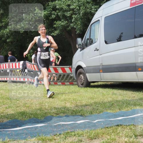 21.06.2025 - 27. Vierlanden-Triathlon KatJ http://msf.ph/oto/8037336 15.06.2025 11:27:34 Schwimmen  meine-sportfotos.de