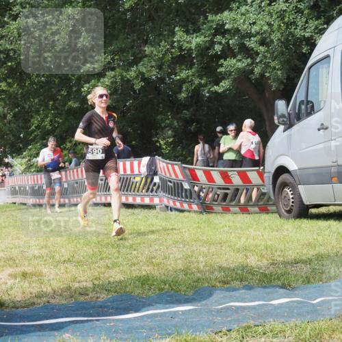21.06.2025 - 27. Vierlanden-Triathlon KatJ http://msf.ph/oto/8037385 15.06.2025 11:28:00 Schwimmen  meine-sportfotos.de
