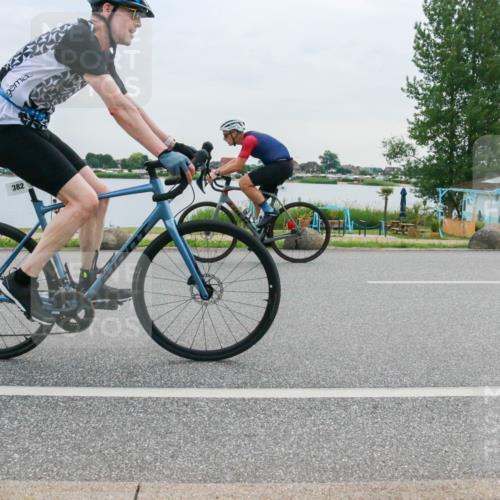 15.06.2025 - 27. Vierlanden-Triathlon H.Heesch http://msf.ph/oto/8037386 15.06.2025 10:52:03 Radfahren 81, 382, 435, 623 meine-sportfotos.de