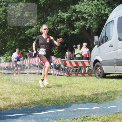 21.06.2025 - 27. Vierlanden-Triathlon KatJ http://msf.ph/oto/8037393 15.06.2025 11:28:00 Schwimmen  meine-sportfotos.de