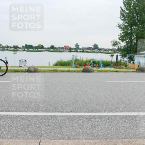 15.06.2025 - 27. Vierlanden-Triathlon H.Heesch http://msf.ph/oto/8037396 15.06.2025 10:52:04 Radfahren 81, 252, 382, 435, 623 meine-sportfotos.de