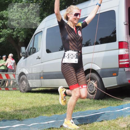 21.06.2025 - 27. Vierlanden-Triathlon KatJ http://msf.ph/oto/8037413 15.06.2025 11:28:01 Schwimmen  meine-sportfotos.de