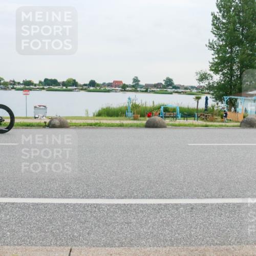15.06.2025 - 27. Vierlanden-Triathlon H.Heesch http://msf.ph/oto/8037423 15.06.2025 10:52:06 Radfahren 81, 173, 252, 382, 435 meine-sportfotos.de