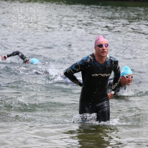 21.06.2025 - 27. Vierlanden-Triathlon Lena Gebhardt http://msf.ph/oto/8037442 15.06.2025 12:06:17 Schwimmen 1014, 1015, 1019, 1020, 1022 meine-sportfotos.de