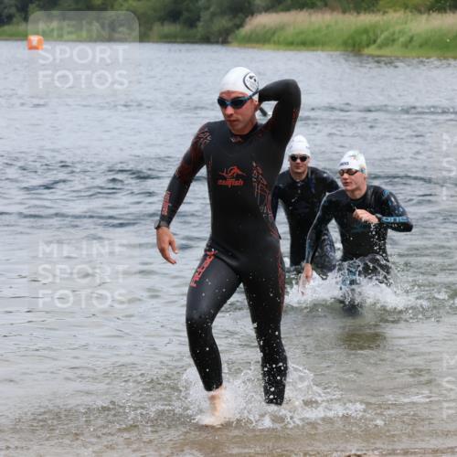 21.06.2025 - 27. Vierlanden-Triathlon Lena Gebhardt http://msf.ph/oto/8037460 15.06.2025 12:06:19 Schwimmen 1014, 1015, 1019, 1020, 1022, 1023 meine-sportfotos.de