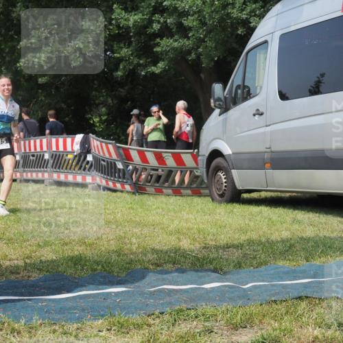21.06.2025 - 27. Vierlanden-Triathlon KatJ http://msf.ph/oto/8037467 15.06.2025 11:28:07 Schwimmen  meine-sportfotos.de