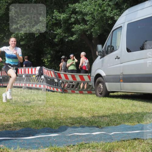 21.06.2025 - 27. Vierlanden-Triathlon KatJ http://msf.ph/oto/8037471 15.06.2025 11:28:07 Schwimmen  meine-sportfotos.de