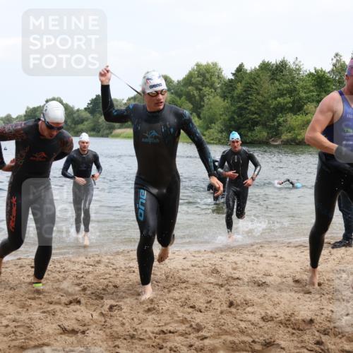 21.06.2025 - 27. Vierlanden-Triathlon Lena Gebhardt http://msf.ph/oto/8037491 15.06.2025 12:06:25 Schwimmen 1014, 1015, 1016, 1017, 1019, 1020, 1021, 1022, 1023 meine-sportfotos.de
