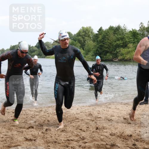 21.06.2025 - 27. Vierlanden-Triathlon Lena Gebhardt http://msf.ph/oto/8037495 15.06.2025 12:06:25 Schwimmen 1014, 1015, 1016, 1017, 1019, 1020, 1021, 1022, 1023 meine-sportfotos.de
