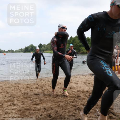 21.06.2025 - 27. Vierlanden-Triathlon Lena Gebhardt http://msf.ph/oto/8037510 15.06.2025 12:06:26 Schwimmen 1014, 1015, 1016, 1017, 1019, 1020, 1021, 1022, 1023 meine-sportfotos.de