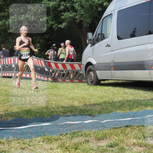 21.06.2025 - 27. Vierlanden-Triathlon KatJ http://msf.ph/oto/8037523 15.06.2025 11:28:10 Schwimmen  meine-sportfotos.de