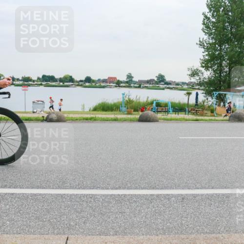 15.06.2025 - 27. Vierlanden-Triathlon H.Heesch http://msf.ph/oto/8037550 15.06.2025 10:52:41 Radfahren 234, 564 meine-sportfotos.de