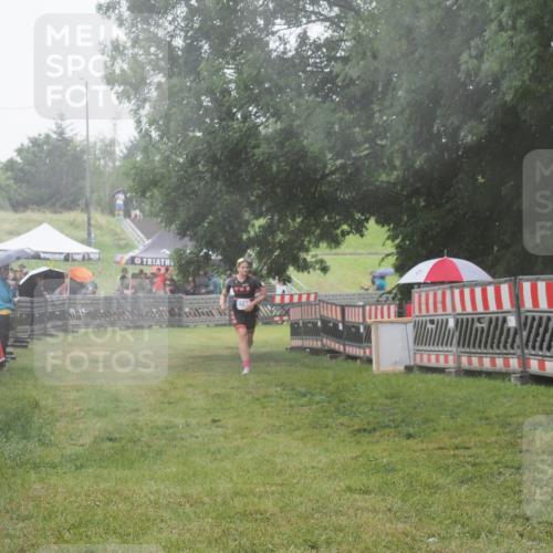 21.06.2025 - 27. Vierlanden-Triathlon KatJ http://msf.ph/oto/8037553 15.06.2025 14:18:51 Ziel 1196 meine-sportfotos.de