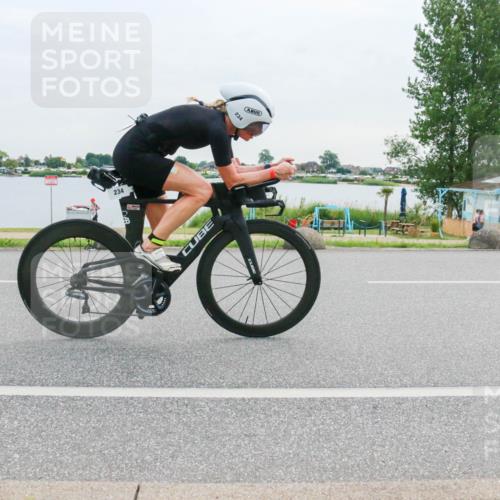 15.06.2025 - 27. Vierlanden-Triathlon H.Heesch http://msf.ph/oto/8037557 15.06.2025 10:52:41 Radfahren 234, 564 meine-sportfotos.de