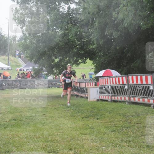 21.06.2025 - 27. Vierlanden-Triathlon KatJ http://msf.ph/oto/8037558 15.06.2025 14:18:52 Ziel 1196 meine-sportfotos.de
