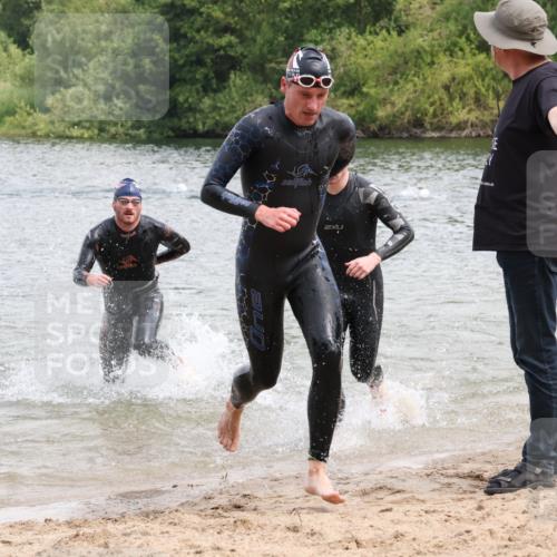 21.06.2025 - 27. Vierlanden-Triathlon Lena Gebhardt http://msf.ph/oto/8037567 15.06.2025 12:06:31 Schwimmen 1014, 1015, 1016, 1017, 1019, 1020, 1021, 1022, 1023 meine-sportfotos.de