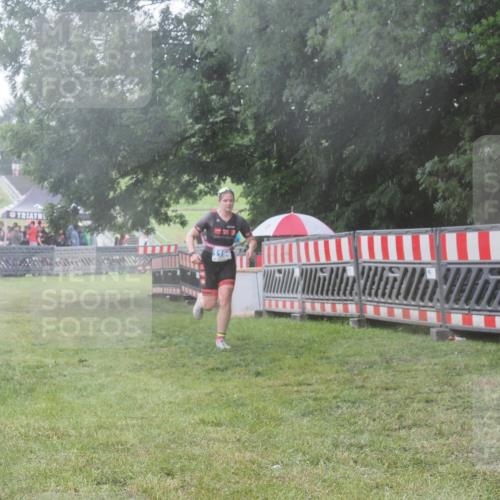 21.06.2025 - 27. Vierlanden-Triathlon KatJ http://msf.ph/oto/8037570 15.06.2025 14:18:53 Ziel 1196 meine-sportfotos.de